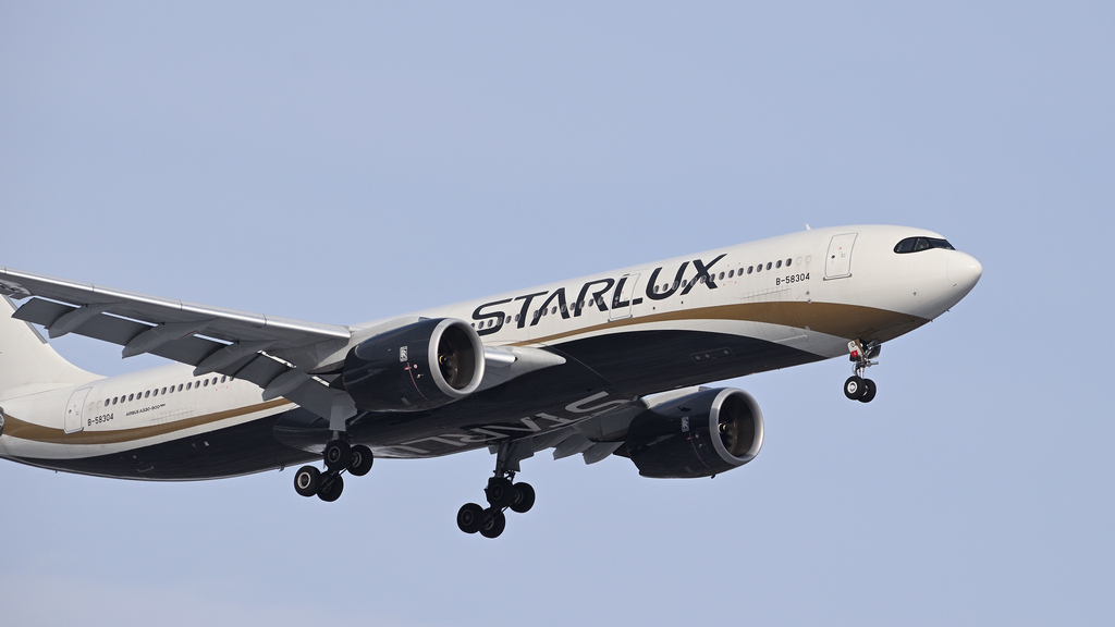 �X�^�[���b�N�X��330�B